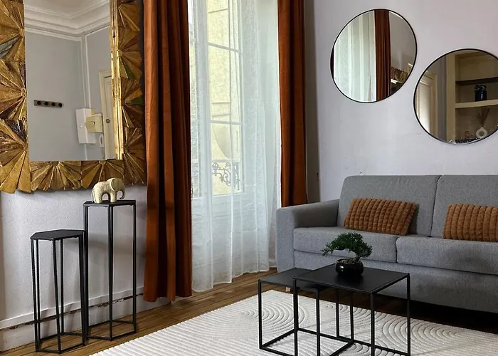 Le Charme D'antan, Hyper Center